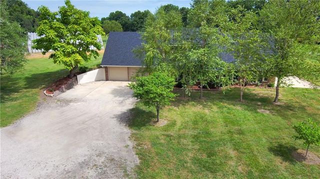 28605 E 239th Street, Harrisonville, MO 64701