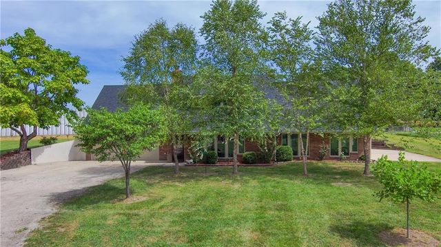 28605 E 239th Street, Harrisonville, MO 64701