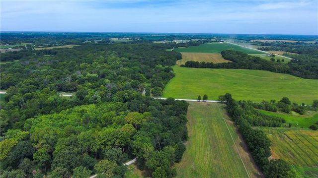 28605 E 239th Street, Harrisonville, MO 64701