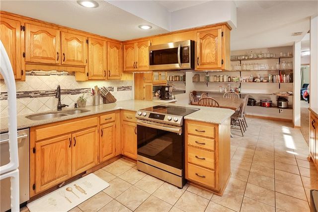 28605 E 239th Street, Harrisonville, MO 64701