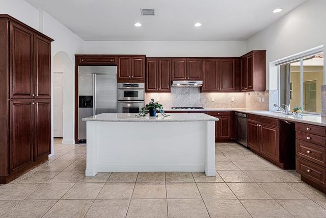 77 Clavel Court, Palm Desert, CA 92260