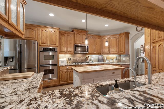 1057 LOMA VERDE DR, New Braunfels, TX 78130