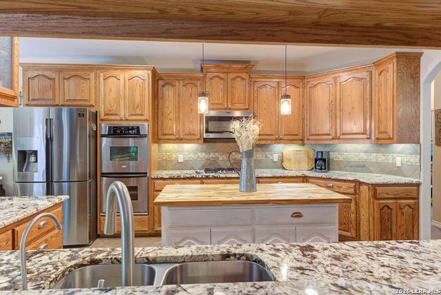 1057 LOMA VERDE DR, New Braunfels, TX 78130