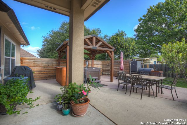 1057 LOMA VERDE DR, New Braunfels, TX 78130