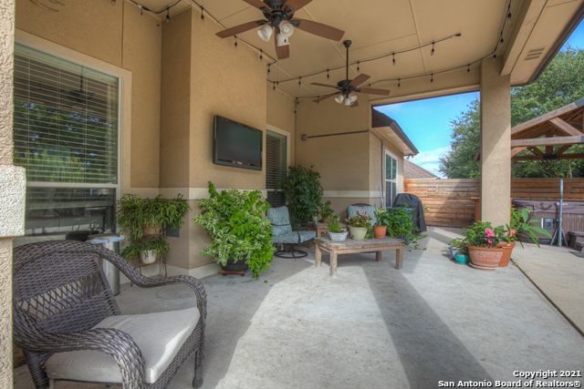 1057 LOMA VERDE DR, New Braunfels, TX 78130