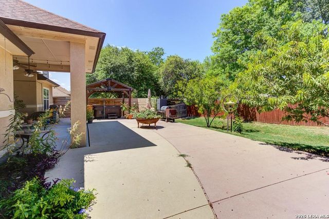 1057 LOMA VERDE DR, New Braunfels, TX 78130