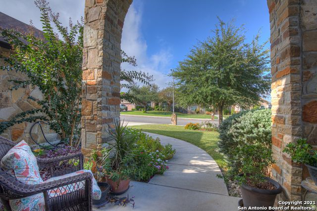 1057 LOMA VERDE DR, New Braunfels, TX 78130