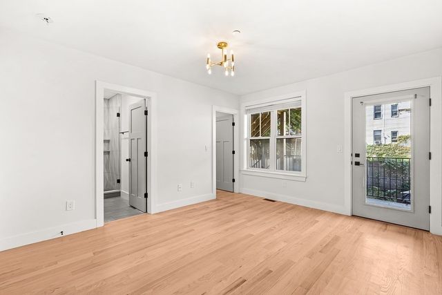 216 Havre St 1, Boston, MA 02128