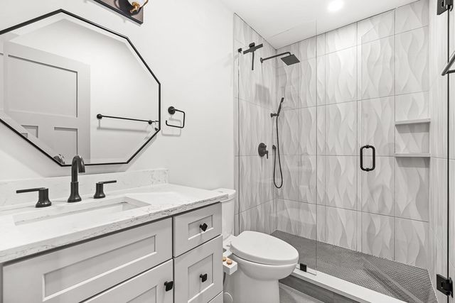 216 Havre St 1, Boston, MA 02128