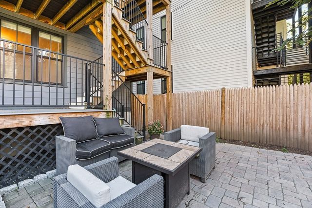 216 Havre St 1, Boston, MA 02128
