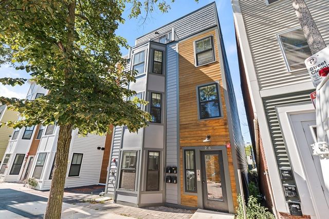 216 Havre St 1, Boston, MA 02128
