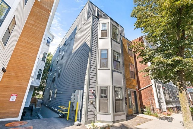 216 Havre St 1, Boston, MA 02128