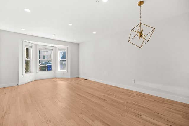 216 Havre St 1, Boston, MA 02128