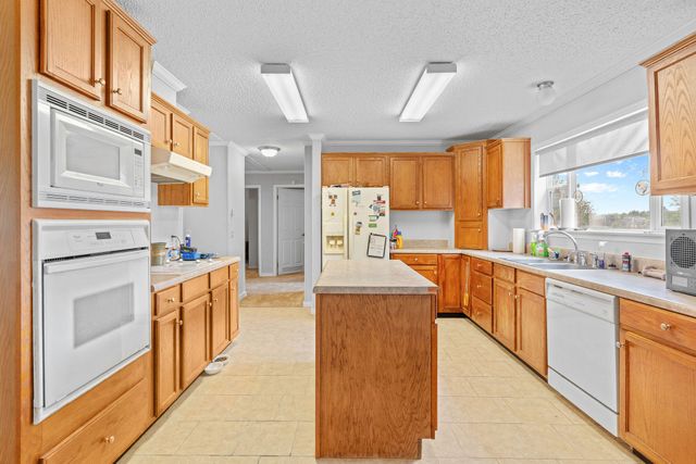 1605 N Main Street, Cassville, MO 65625