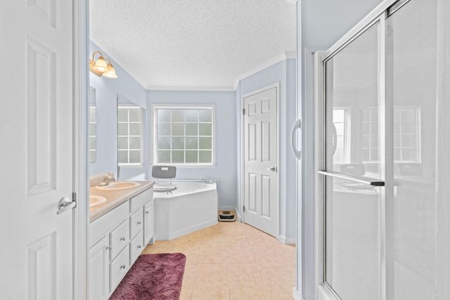 1605 N Main Street, Cassville, MO 65625