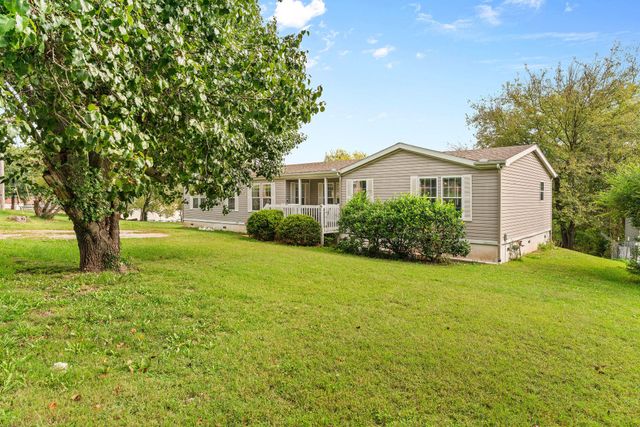 1605 N Main Street, Cassville, MO 65625