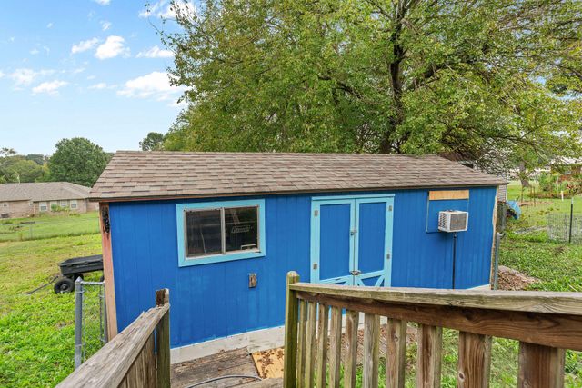 1605 N Main Street, Cassville, MO 65625