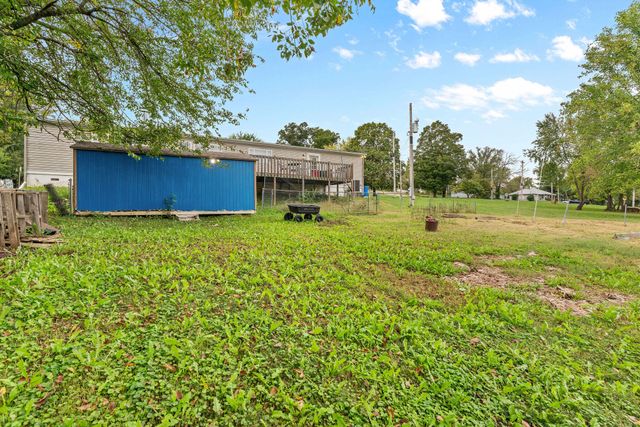 1605 N Main Street, Cassville, MO 65625