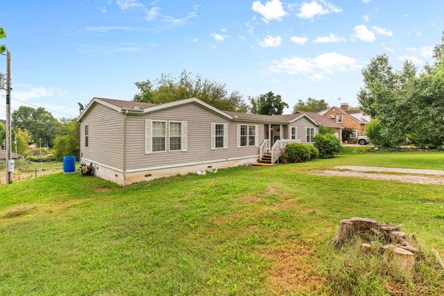 1605 N Main Street, Cassville, MO 65625