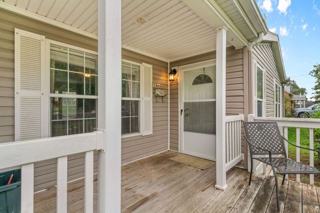 1605 N Main Street, Cassville, MO 65625