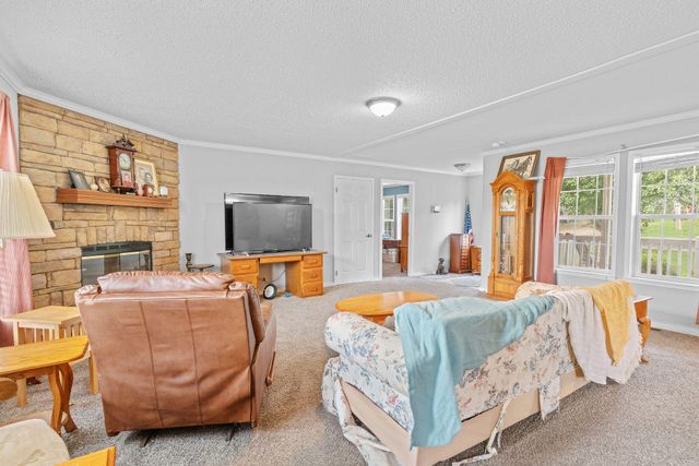 1605 N Main Street, Cassville, MO 65625