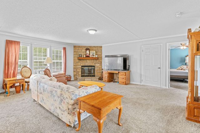 1605 N Main Street, Cassville, MO 65625