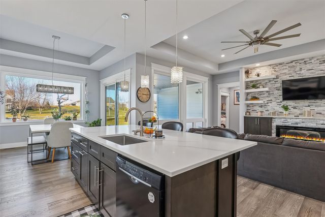 8867 Scarlet Drive, West Des Moines, IA 50266