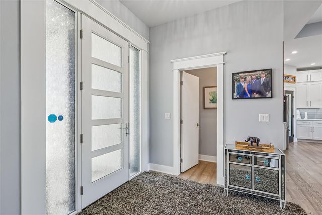 8867 Scarlet Drive, West Des Moines, IA 50266