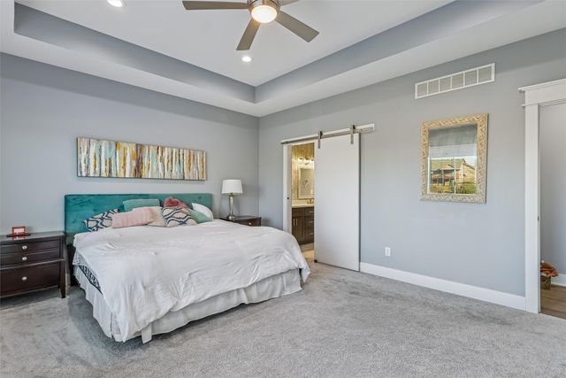 8867 Scarlet Drive, West Des Moines, IA 50266