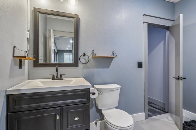 8867 Scarlet Drive, West Des Moines, IA 50266