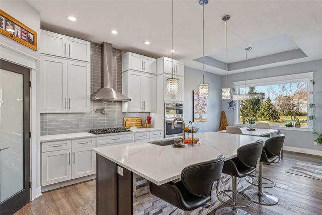 8867 Scarlet Drive, West Des Moines, IA 50266