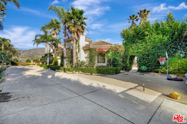 27425 Calicut Road, Malibu, CA 90265