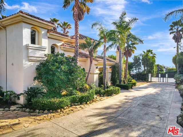 27425 Calicut Road, Malibu, CA 90265