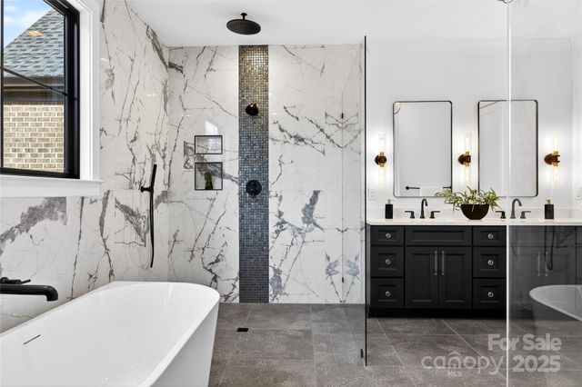 16315 Riverpointe Drive, Charlotte, NC 28278