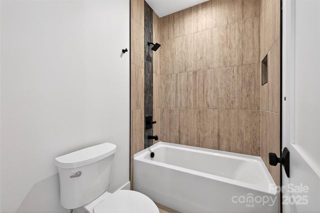 16315 Riverpointe Drive, Charlotte, NC 28278