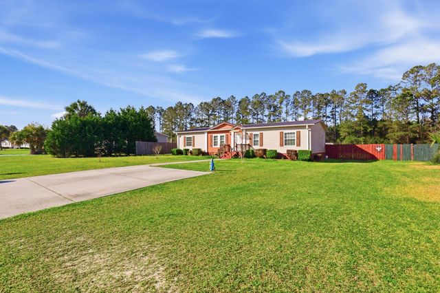 335 Bright Leaf Rd., Loris, SC 29569