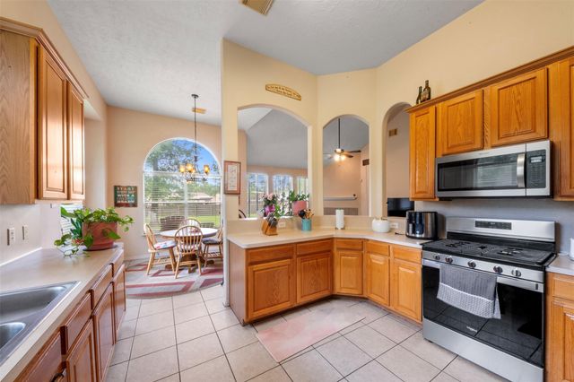 7222 Charred Pine Drive, Magnolia, TX 77354
