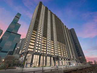 400 E Randolph Street 3522, Chicago, IL 60601