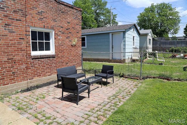 5121 Rosa Avenue, St Louis, MO 63109