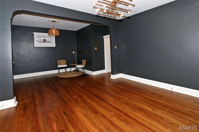 5121 Rosa Avenue, St Louis, MO 63109