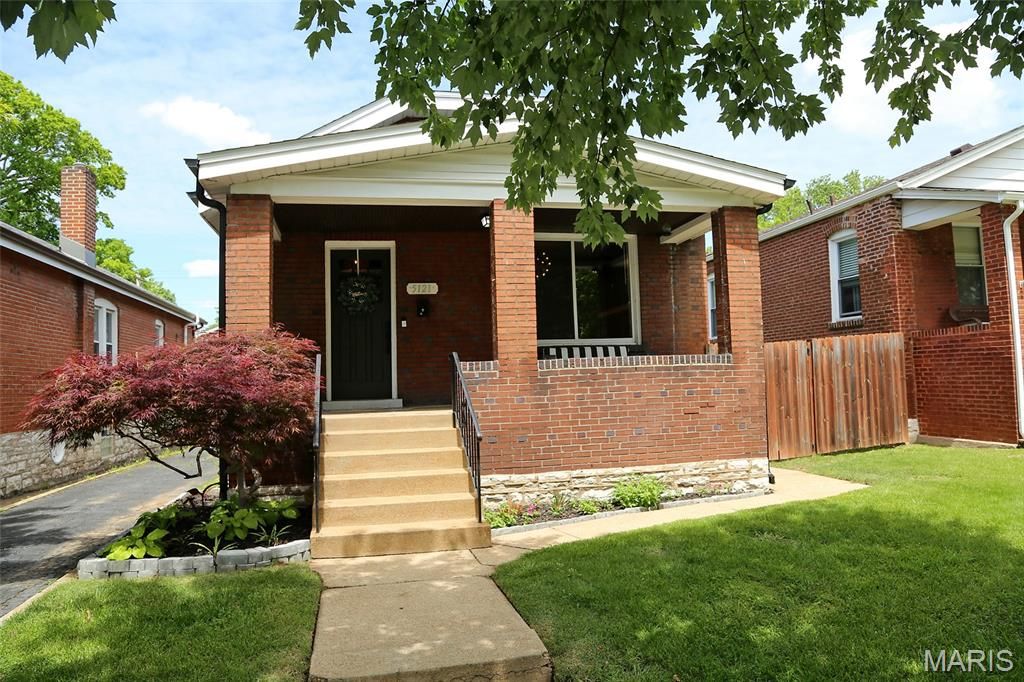 5121 Rosa Avenue, St Louis, MO 63109