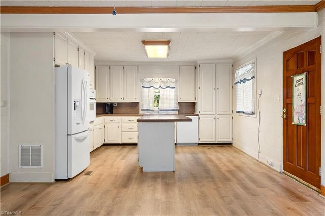 1672 Disher Road, Winston-salem, NC 27107