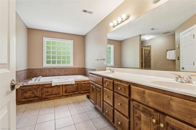 700 Water Fowl DR, Yorktown, VA 23692