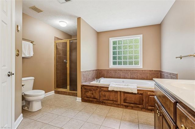 700 Water Fowl DR, Yorktown, VA 23692