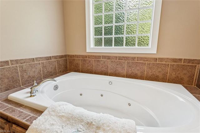 700 Water Fowl DR, Yorktown, VA 23692