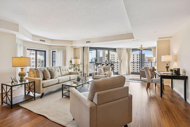 1235 Yale Place 1706, Minneapolis, MN 55403