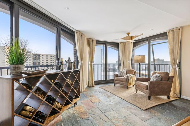 1235 Yale Place 1706, Minneapolis, MN 55403