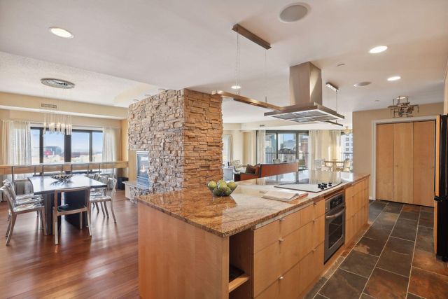 1235 Yale Place 1706, Minneapolis, MN 55403