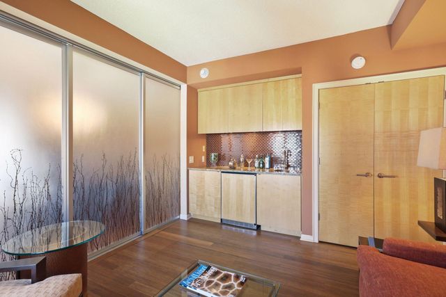 1235 Yale Place 1706, Minneapolis, MN 55403