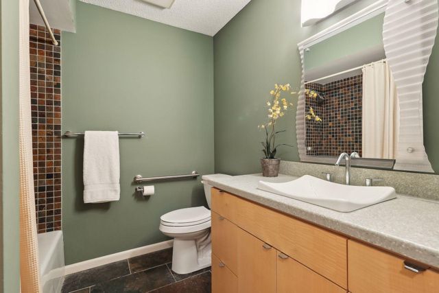 1235 Yale Place 1706, Minneapolis, MN 55403